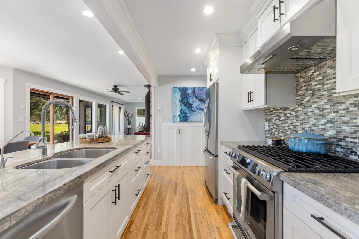 Kitchen Photo of 780 Green Road, Pemberton, BC