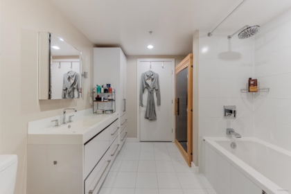 Kitchen Photo of 806 718 Main Street, Vancouver, BC