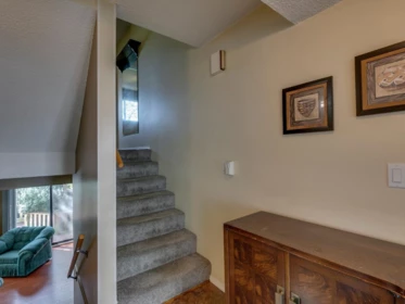 Kitchen Island Photo of 4 32705 Fraser Crescent, Mission, BC