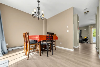 Breakfast Nook Photo of 15 15133 29a Avenue, Surrey, BC