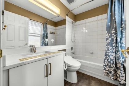 Entry Foyer Photo of 15 15133 29a Avenue, Surrey, BC
