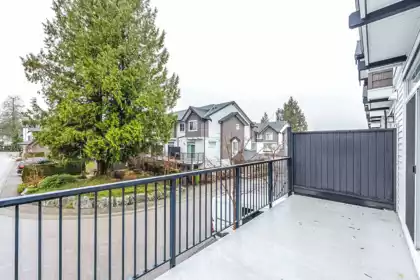 Hallway Photo of 43 14271 60 Avenue, Surrey, BC