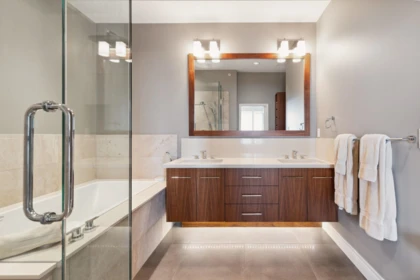 Hallway Photo of 2416 Carr Lane, West Vancouver, BC