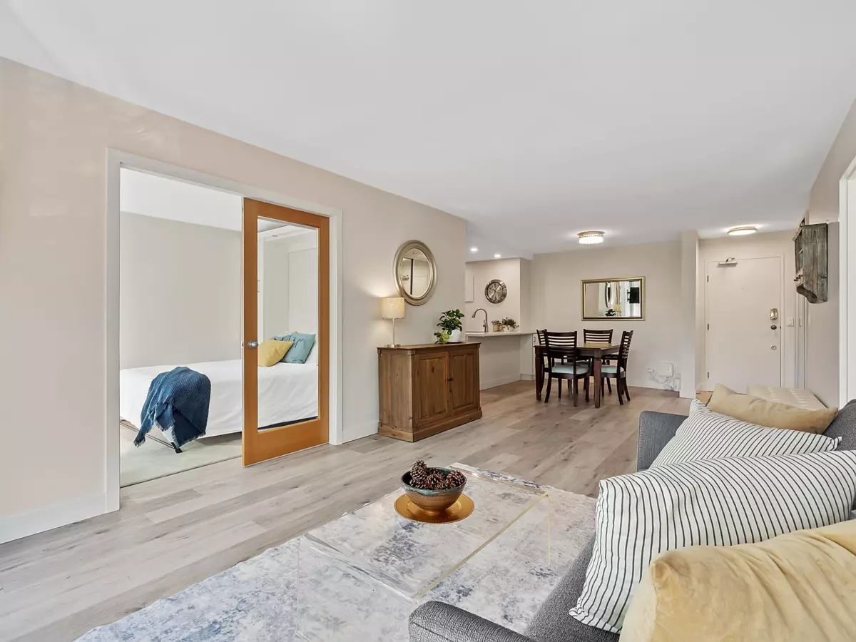 Dining Area Photo of 205 2445 W 3rd Avenue, Vancouver, BC