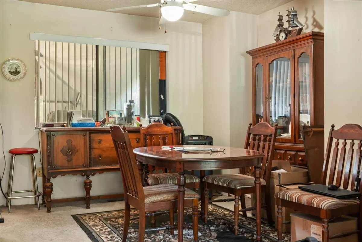 Dining Area Photo of 19426 63a Avenue, Surrey, BC