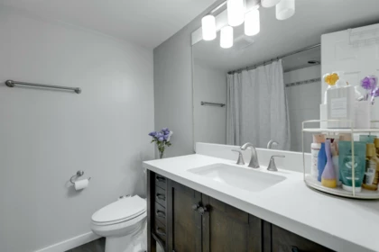 Guest Bathroom Photo of 336 32830 George Ferguson Way, Abbotsford, BC
