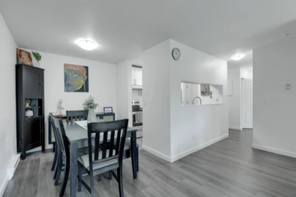 Kitchen Photo of 336 32830 George Ferguson Way, Abbotsford, BC