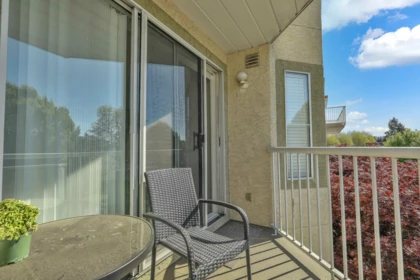 Mudroom Photo of 336 32830 George Ferguson Way, Abbotsford, BC