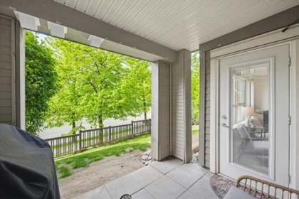 Entry Foyer Photo of 111 2958 Silver Springs Boulevard, Coquitlam, BC