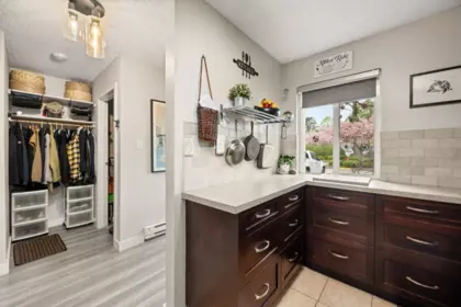 Kitchen Island Photo of 48 11160 Kingsgrove Avenue, Richmond, BC