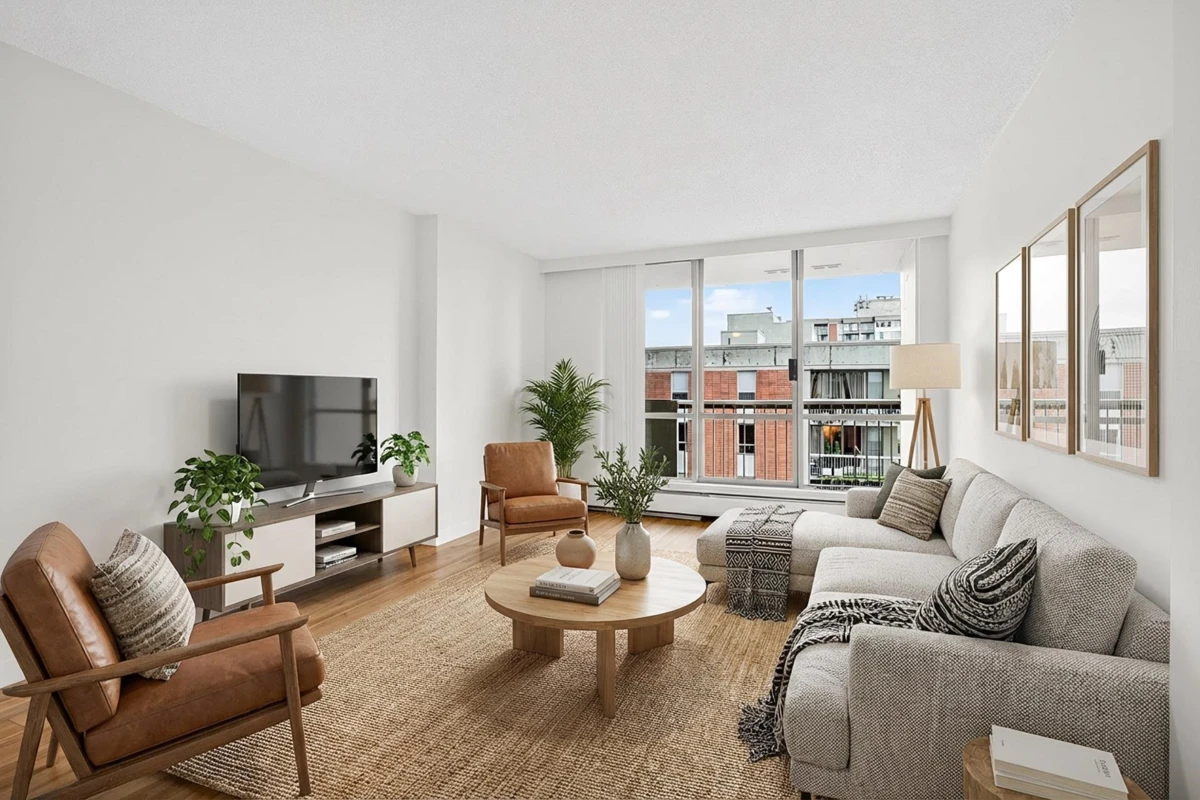 Living Room Photo of 1306 2016 Fullerton Avenue, North Vancouver, BC