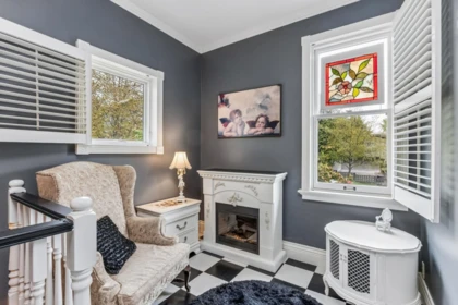 Guest Bathroom Photo of 557 Lonsdale Avenue, North Vancouver, BC