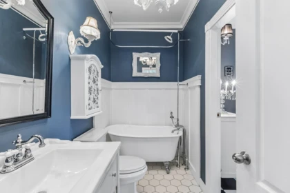 Mudroom Photo of 557 Lonsdale Avenue, North Vancouver, BC