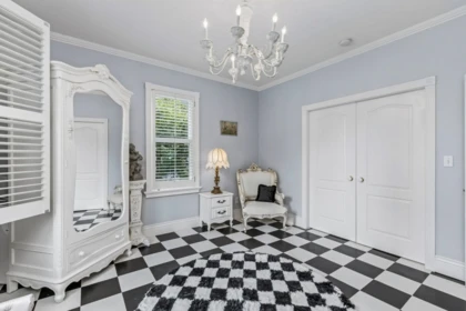 Office / Den Photo of 557 Lonsdale Avenue, North Vancouver, BC