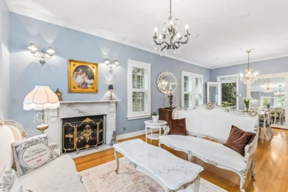 Pantry Photo of 557 Lonsdale Avenue, North Vancouver, BC