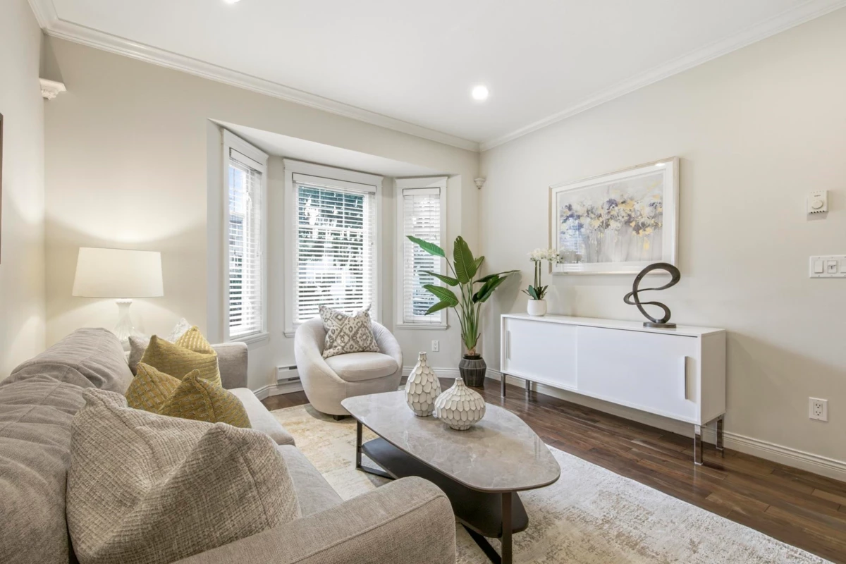 Family Room Photo of 1737 Frances Street, Vancouver, BC