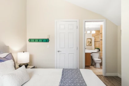 Powder Room Photo of 1737 Frances Street, Vancouver, BC
