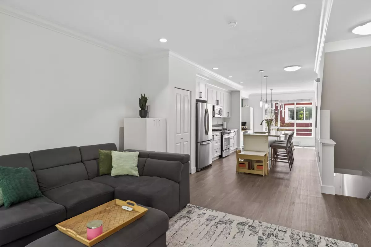 Family Room Photo of 66 3039 156 Street, Surrey, BC