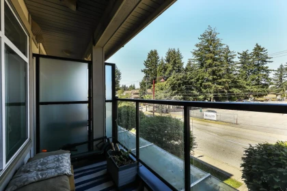 Entry Foyer Photo of 211 7511 120 Street, Delta, BC
