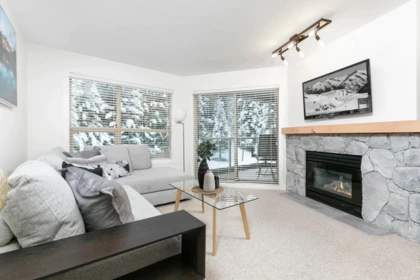 347 4800 Spearhead Drive, Whistler, BC, Whistler — Apartment/Condo for sale