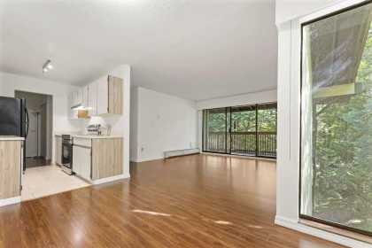 Kitchen Island Photo of 302 14925 100 Avenue, Surrey, BC