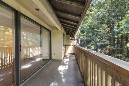 Mudroom Photo of 302 14925 100 Avenue, Surrey, BC