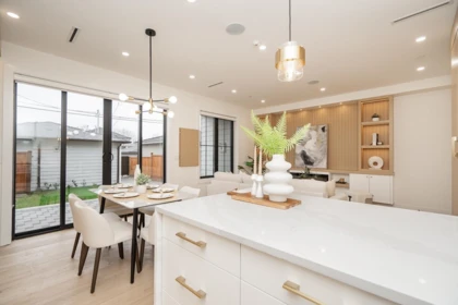 Kitchen Island Photo of 2 150 E 51st Avenue, Vancouver, BC