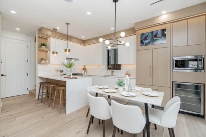 2 150 E 51st Avenue, Vancouver, BC, Vancouver — Half Duplex for sale