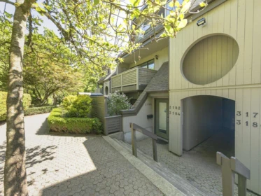 Mudroom Photo of 3184 Mountain Highway, North Vancouver, BC