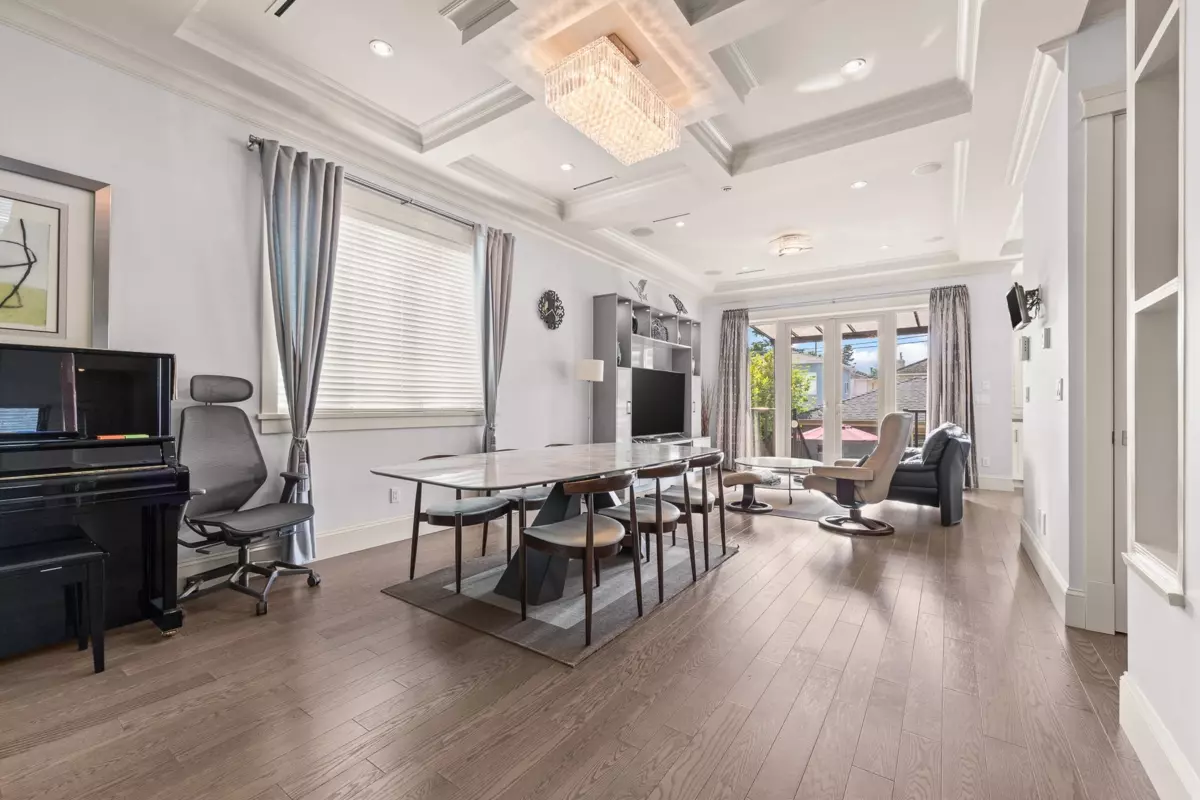 Dining Area Photo of 7547 Selkirk Street, Vancouver, BC