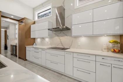 Guest Bathroom Photo of 15689 106a Avenue, Surrey, BC