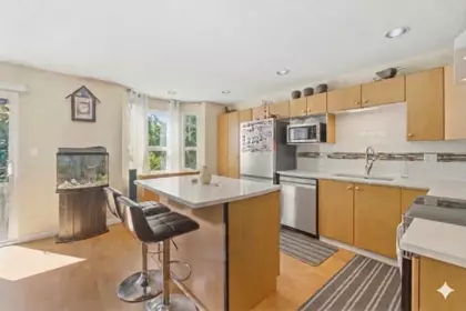 Powder Room Photo of 20 9559 130a Street, Surrey, BC