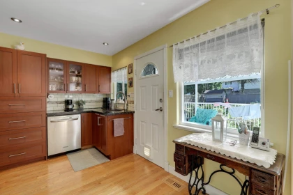 11230 Lansdowne Drive, Surrey, BC, Surrey — Single Family Residence for sale