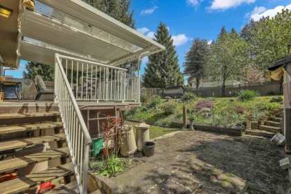 Front Yard Photo of 11230 Lansdowne Drive, Surrey, BC