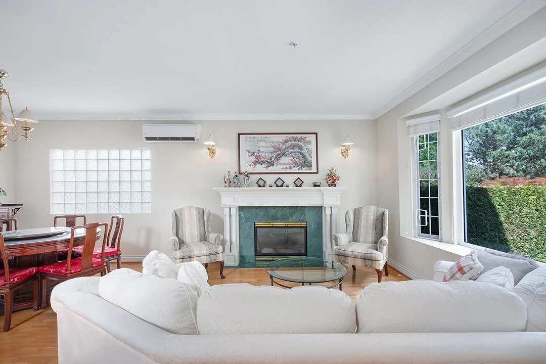 Family Room Photo of 2933 Waterloo Street, Vancouver, BC