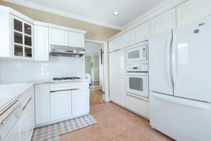Kitchen Island Photo of 2933 Waterloo Street, Vancouver, BC