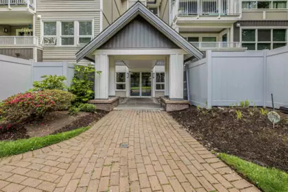 Hallway Photo of 102 9668 148 Street, Surrey, BC