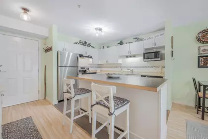 Primary Bathroom Photo of 102 9668 148 Street, Surrey, BC