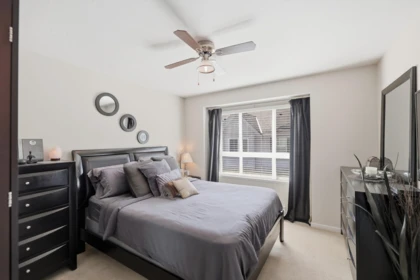 Bedroom 3 Photo of 56 5858 142 Street, Surrey, BC