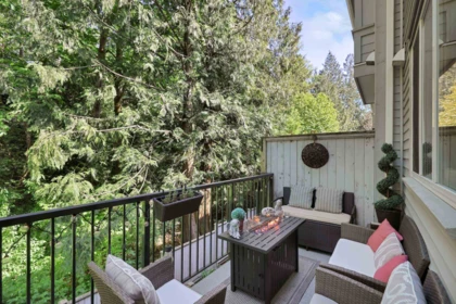 Entry Foyer Photo of 56 5858 142 Street, Surrey, BC