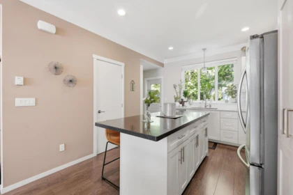Kitchen Island Photo of 56 5858 142 Street, Surrey, BC