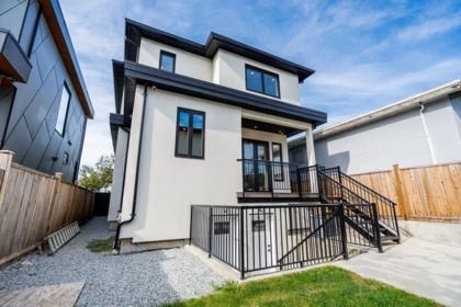 Hot Tub / Spa Photo of 48 E 57th Avenue, Vancouver, BC
