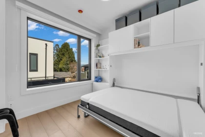 Hallway Photo of 1 1177 W 33rd Avenue, Vancouver, BC