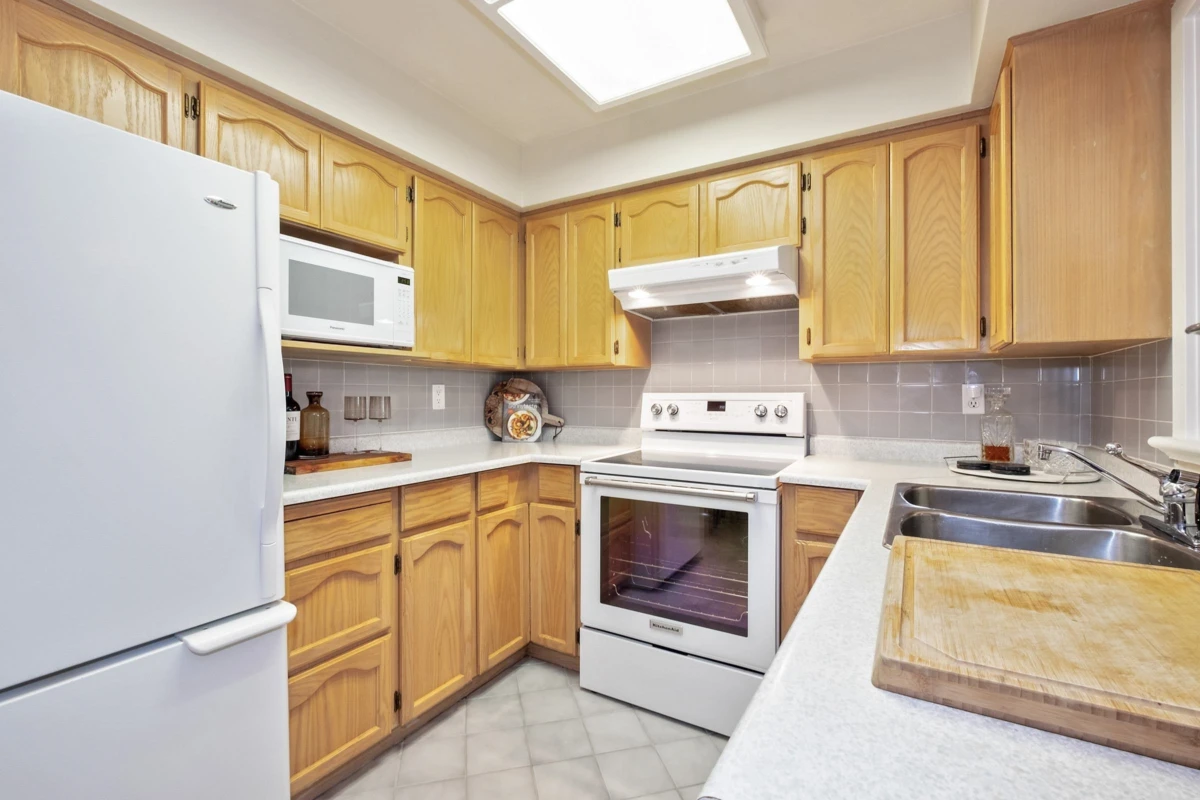 Dining Area Photo of C101 4831 53 Street, Delta, BC