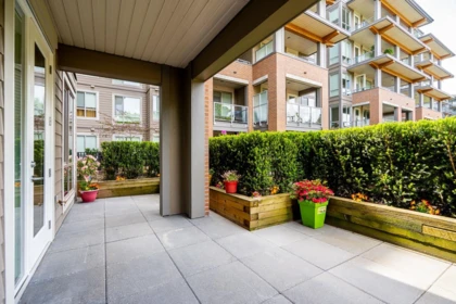 Entry Foyer Photo of 102 7133 14th Avenue, Burnaby, BC
