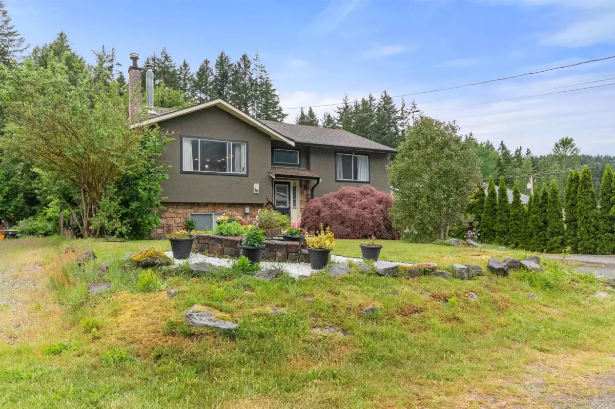 Exterior Front Photo of 21111 Lakeview Crescent, Hope, BC