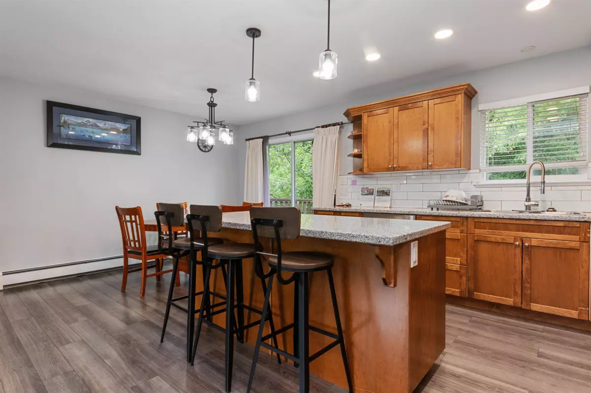 Family Room Photo of 21111 Lakeview Crescent, Hope, BC