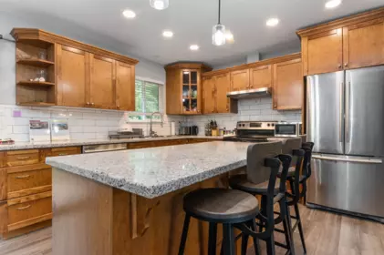 Dining Area Photo of 21111 Lakeview Crescent, Hope, BC