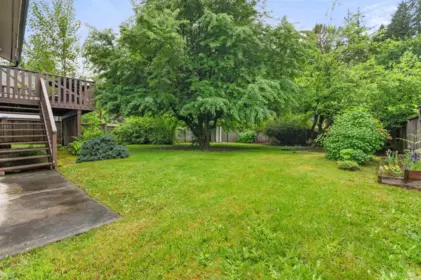 Garden / Landscaping Photo of 21111 Lakeview Crescent, Hope, BC