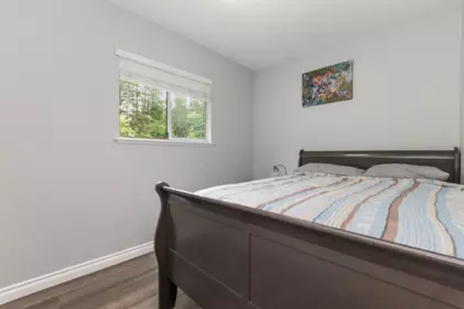 Hallway Photo of 21111 Lakeview Crescent, Hope, BC